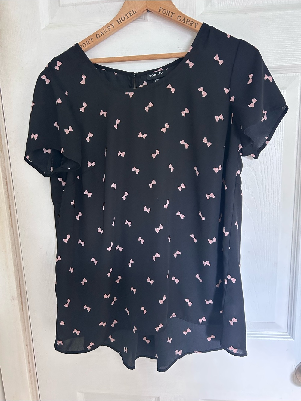 torrid Black Short Sleeve Sheer Blouse with Pink Bow Print Plus Size 00